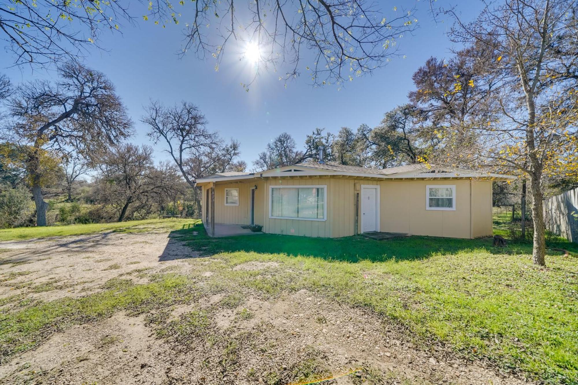 Cozy Bandera Cottage With Medina River Access! Exterior photo