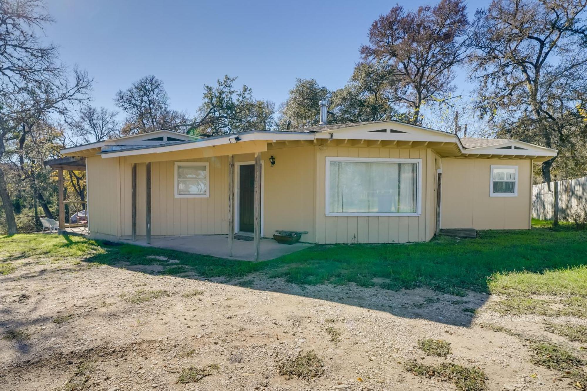 Cozy Bandera Cottage With Medina River Access! Exterior photo