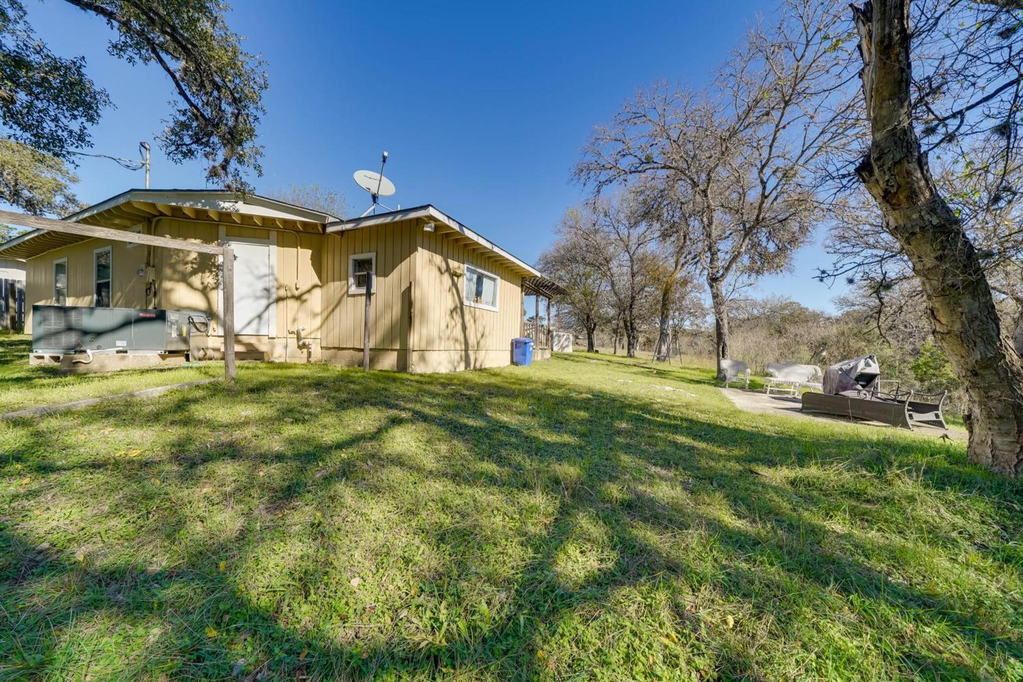 Cozy Bandera Cottage With Medina River Access! Exterior photo